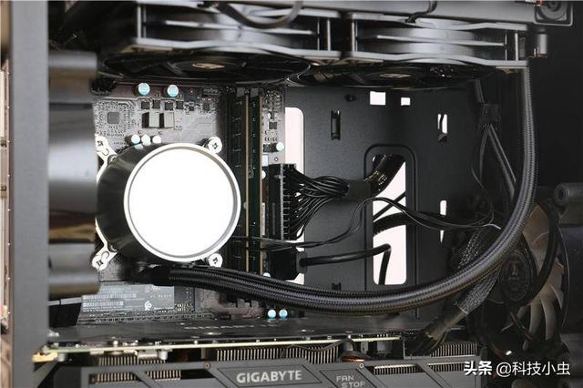 给你的爱机降降温！人生第一个水冷九州风神堡垒240水冷实测