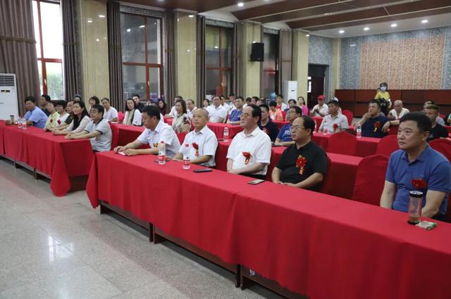 电影工厂|电影《戏里戏外》在济南市长清区万德街道灵岩大佛山景区举行开机仪式