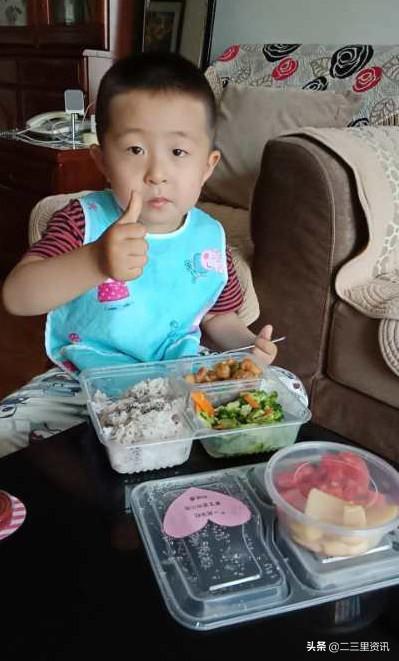 你的育儿经|用另一种方式积极复工，幼儿园老师变身“便当小妹”
