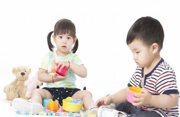 超级宝妈|3岁男孩成面瘫，医生：夏日带娃，父母别做这3件事，会坑了孩子