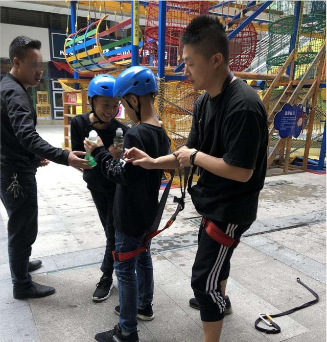 超级宝妈■双胞胎或年龄相仿的家庭,做到这3点,家庭和谐不成问题