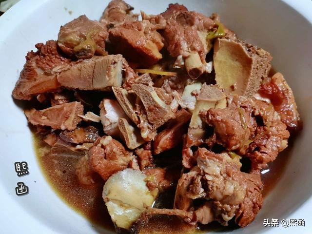 晒老妈生日宴，9菜1汤荤素搭配，朋友都说：比饭店经济又实惠