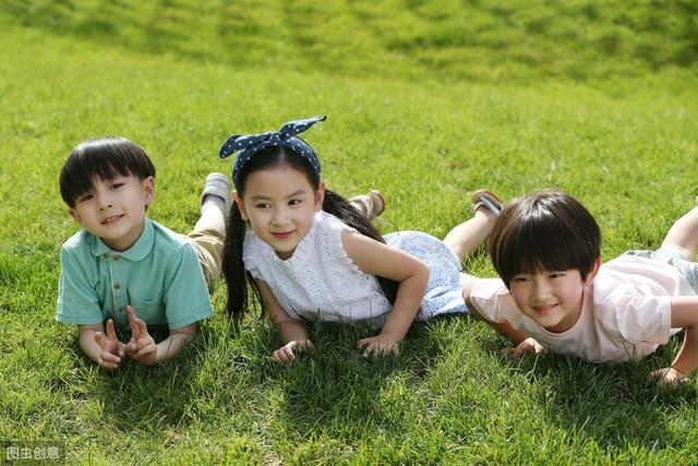 超级宝妈▲孩子遭到拒绝，敏感又失落，家长如何引导孩子顺利度过社交敏感期