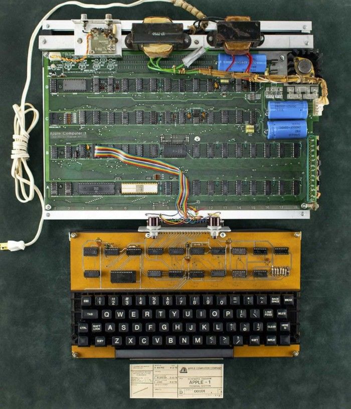 #太平洋电脑网#罕见的全功能Apple-1电脑拍卖价格超过45万美元