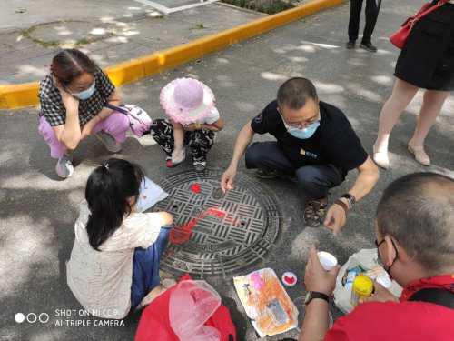 你的育儿经|海绵宝宝、凯蒂猫、哆啦A梦……这场涂鸦特殊活动，原来是在这儿画的……