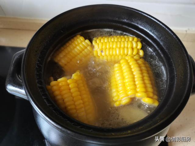 三九天，天气寒冷，排骨和它一起炖，汤汁鲜美，冬季吃正合适