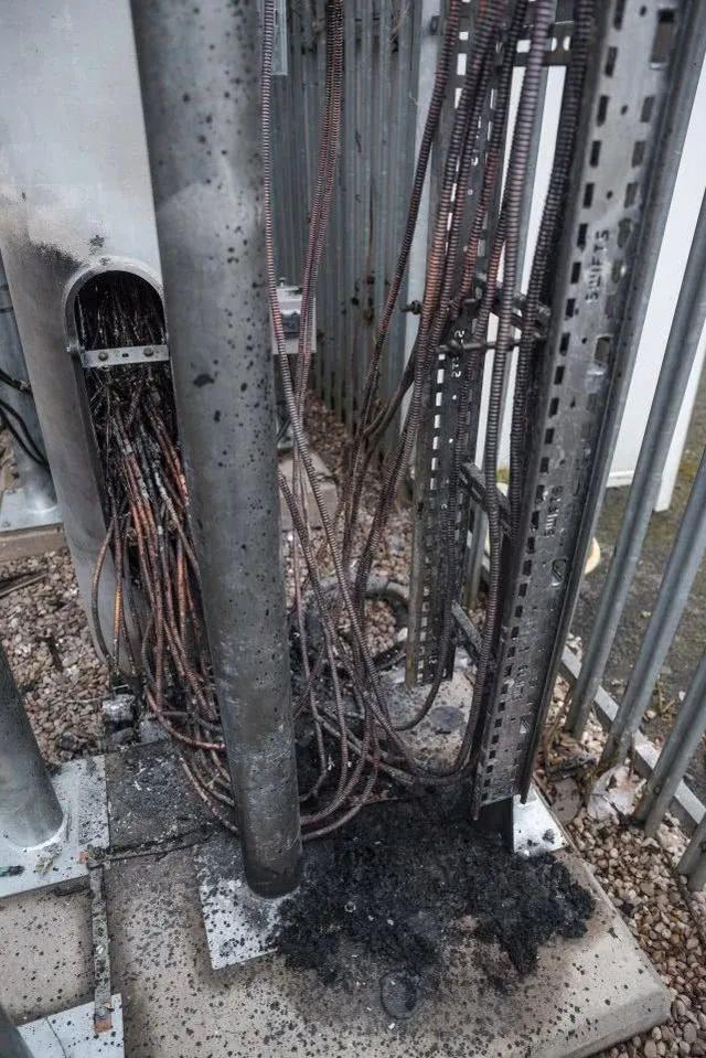 环球网新媒体@外网盛传“5G致新冠”，然后英国信号塔被烧了……