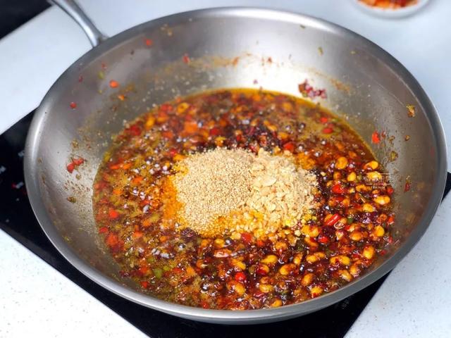 一碗黄豆一把辣椒，不晒不发酵，做法超简单，香辣可口零添加