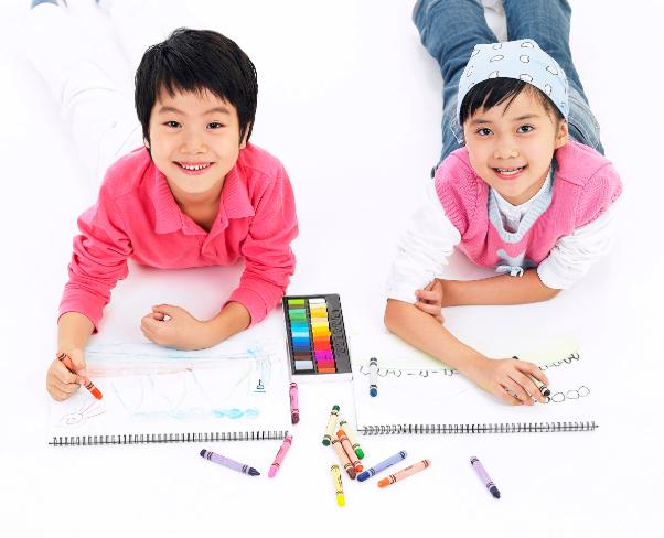 你的育儿经:想要孩子优秀就要抹灭童心?父母做对这件事,孩子既优秀又有童心