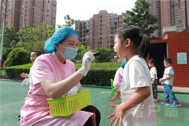 河南日报|萌宝重回幼儿园，郑州市首批幼儿园迎来复学复课