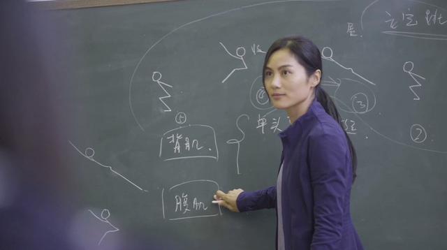 亲亲一家人|乘风破浪的跑圈姐姐!看她如何把运动融入宝妈生活