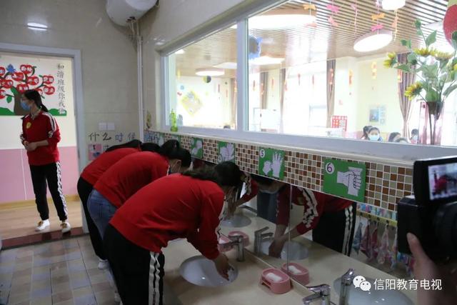 「超级宝妈」迎接“萌兽”回归 信阳市百花幼儿园举行开学疫情防控应急演练