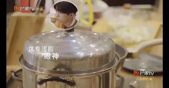 亏得不允许谈恋爱，否则易烊千玺得“祸害”多少女生啊|资讯早知道