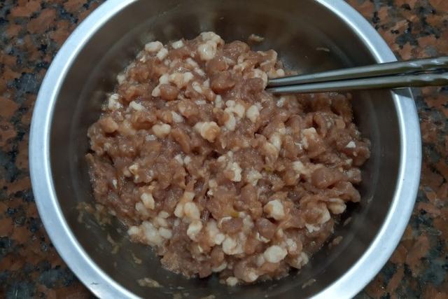 在家做生煎包，掌握这3个小技巧，皮酥汁浓肉香，孩子早餐最爱吃