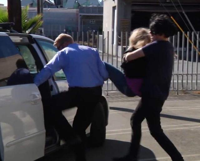 带孩子外出时，为了孩子安全考虑，千万要提防这三类人