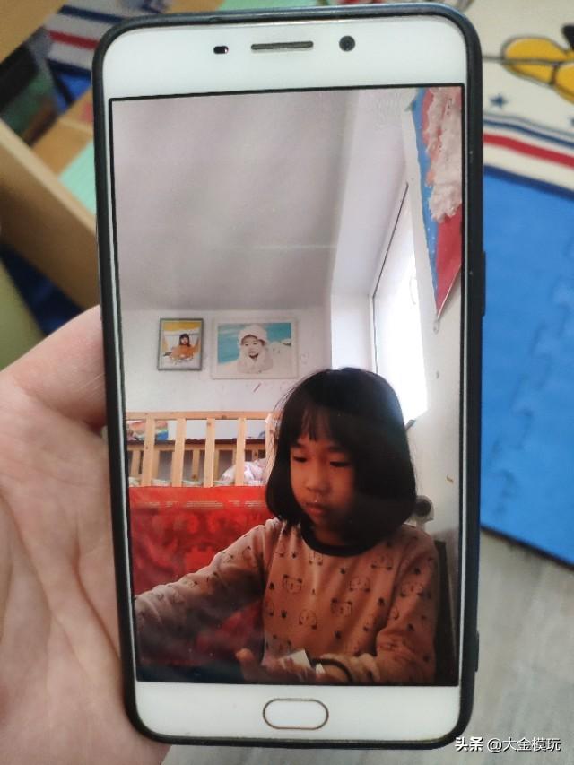 #超级宝妈#全民自媒体时代，看看连孩子都受到影响！