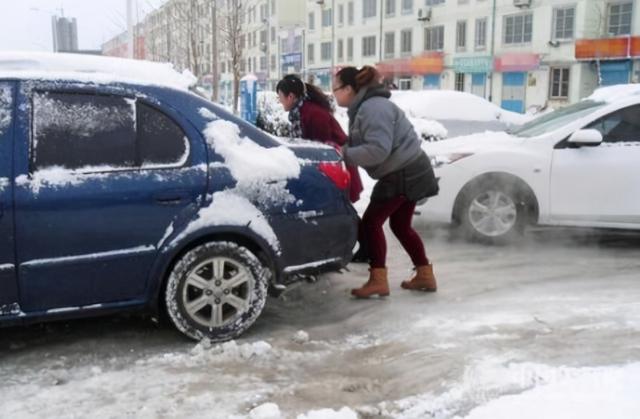 二十万级纯电汽车，时尚与科技结合，续航能手埃安V