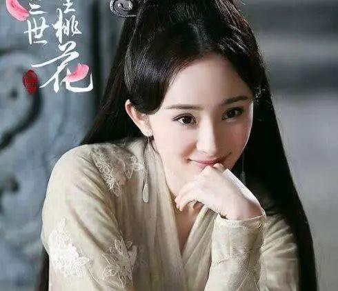 拱白菜的小猪|70岁老戏骨王馥荔，儿子竟是我们熟悉的他，多次与杨幂合作被捧红