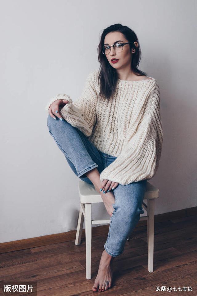 时尚探究社天爱真是拼显腿长三伏天穿冬天靴子！赶快get明星同款短靴搭配