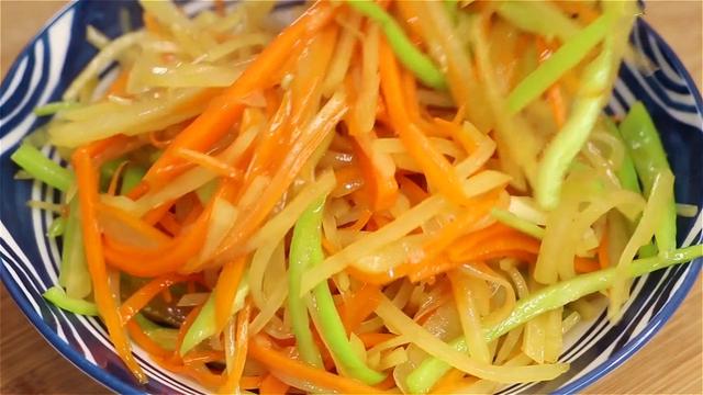 早餐不知道吃什么，试试用南瓜做，不油炸不用煎，健康营养又美味