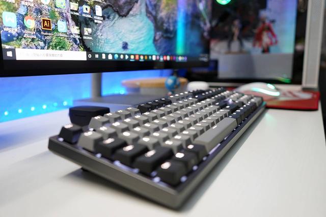 杜伽K310白光限定版：满足玩家所需，打造实用机械键盘首选