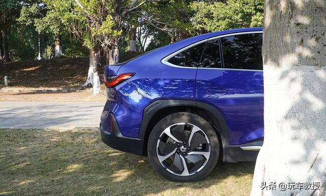 中国高端SUV代表作！蔚来EC6最低28万入手，一身硬核实力