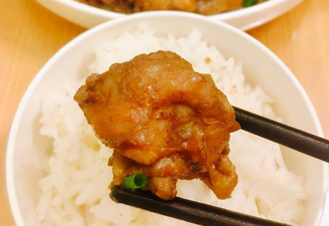 炖鸡块，怎么做才鲜香好吃？牢记“1泡2窍门”，鸡肉无腥，实用