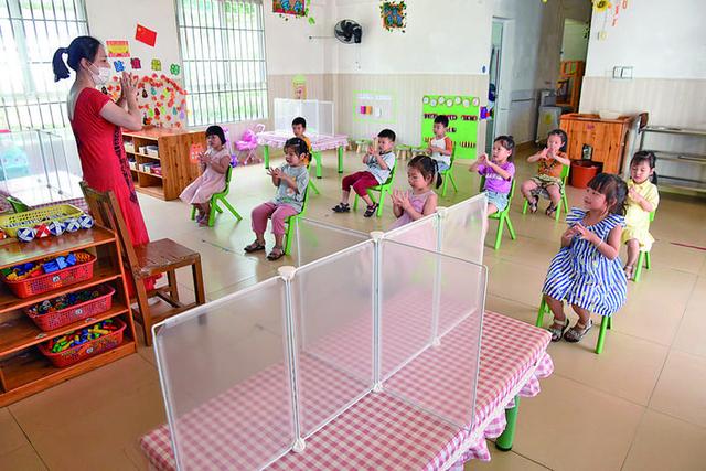 快乐向前冲|仙游县：智能晨检 隔开用餐 复学幼儿园硬核防护健康安全
