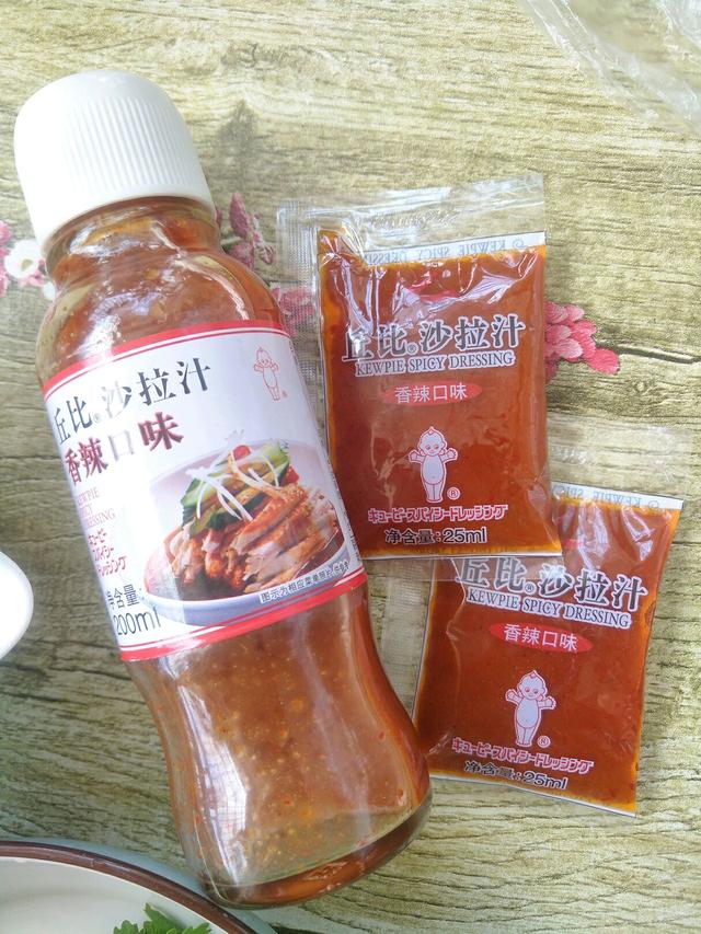 秘制酸辣河粉，轻松搞定爽口午餐，吃了一份还想吃