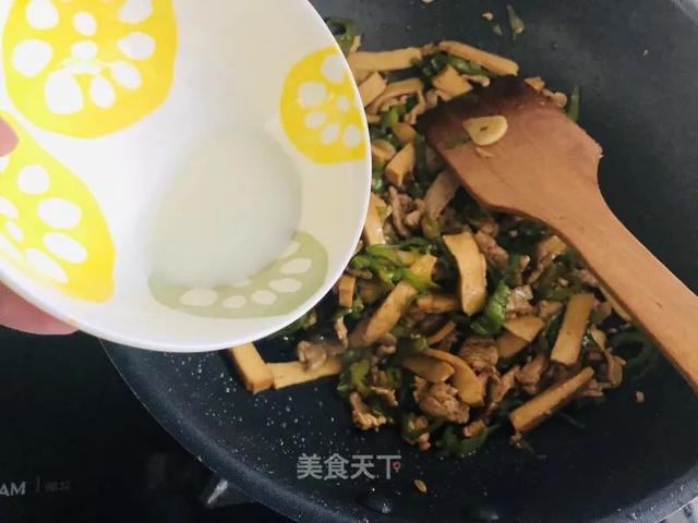 香干炒肉最美味的做法，你一定要学会！做法简单，好吃又下饭