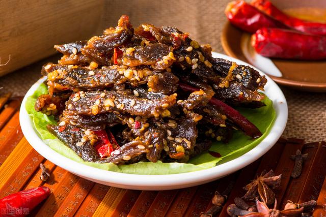 买年货，这6种零食多囤一些，比瓜子花生好吃，招待客人有面子