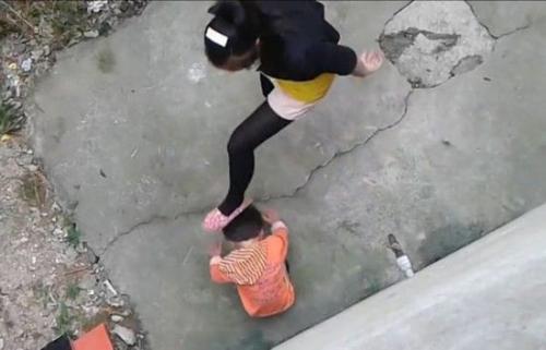 豫见河南TV|是什么过错让一个5岁的孩子被暴打甚至喊到＂我不行了＂？家庭暴力对儿童的影响到底有多大？