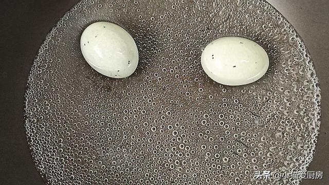 做皮蛋瘦肉粥时，别直接下锅，小猫教你正确做法，营养好吃，真香