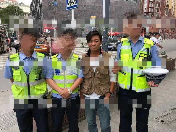王宝强近照曝光斜刘海抢镜 与警察合影被调侃东北网