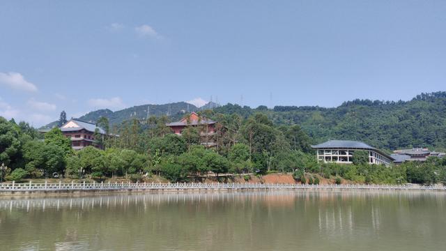 中国最大的大雄宝殿在福州，旗山万佛寺