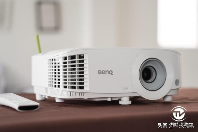 轻松驾驭！E往无前！明基E530智能投影仪新典范