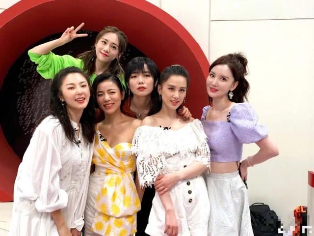 沐若清辰|《乘风破浪》姐姐们小心机！刘芸只p自己排挤吴昕，丁当内涵卖惨