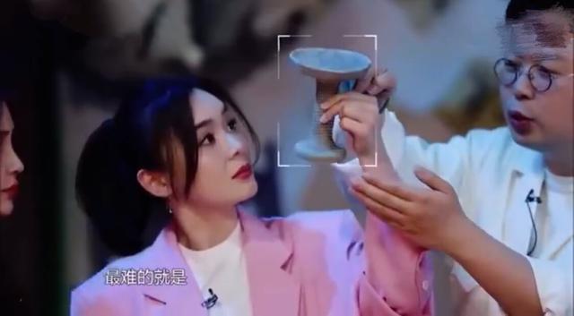 袁姗姗随意摆弄文物，海涛肖央脸色都变了，被骂才道歉：会谨言慎行|影视交流地