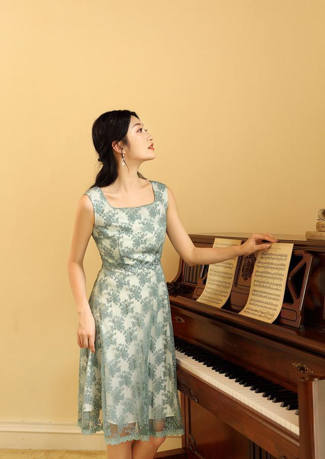 时尚探究社满大街的裙子,最近流行的是“复古裙”,这也太美了