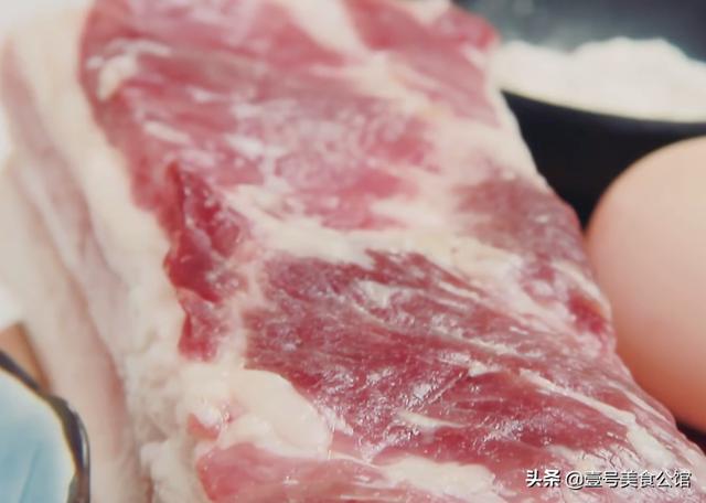 居家分享柠檬小酥肉的好吃做法，清爽解腻，外焦里嫩，家人都爱吃