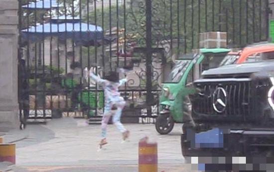 贾乃亮李小璐复合有望？一周见两次还穿同款拍视频|东北网