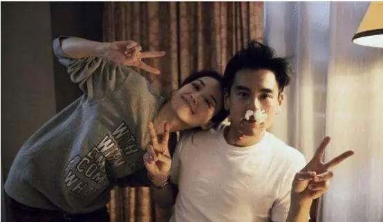 原形毕露 : 彭于晏苦追7年,林俊杰单恋10年,“痴情男神”的女神究竟有多美?|故人不舍