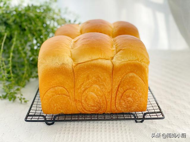 分享一款柔软拉丝的炼奶吐司，手撕吃最好，详细配方建议收藏