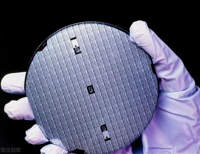 华为迎来新希望！国产巨头绕开ASML，制程接近7nm