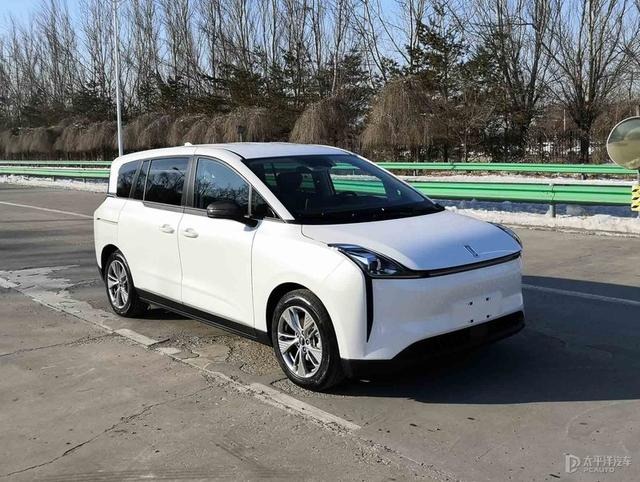 奔腾E05申报信息 又一款出行定制车