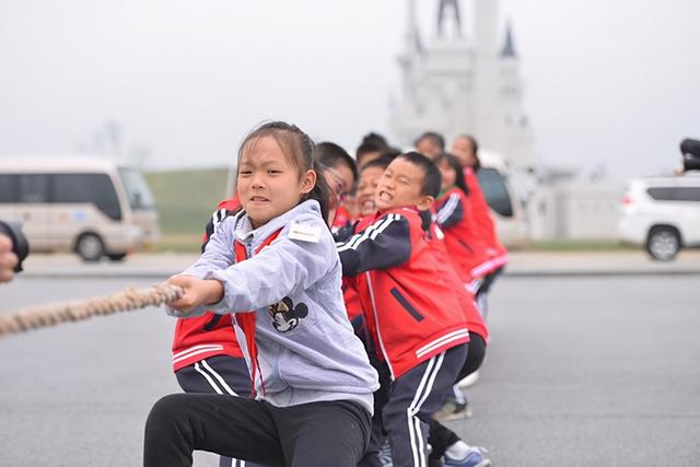 孩子不满4岁就参与这些运动项目，不安全，伤骨骼影响长个