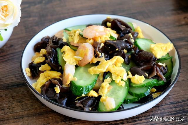 它们一起炒，简单营养好，口感清爽低脂健康，比肉还香