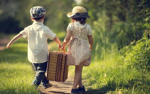 稳！10岁男孩被锁超市一夜，淡定吃喝，网友：这是我儿时的梦想