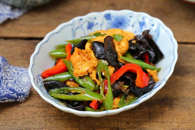 每次一遇到这菜就要两碗米饭打底，简单十分钟上桌，营养好吃