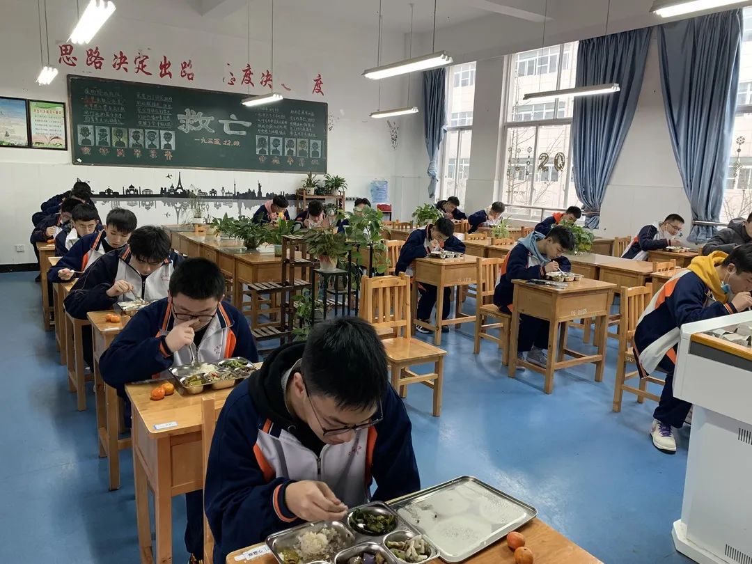 暖先生格调@家长注意了！学生返校要这样（这个省做了示范）